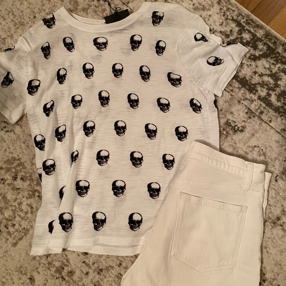 New❤️Beautiful Skull Cashmere top - Picture 8 of 8